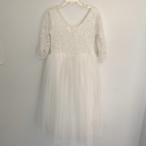 Other - Flower Girl dress.Beautiful scoop neck dress with a lace bodice and tulle skirt!